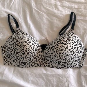 Brand New Victoria’s Secret Bra in 38C